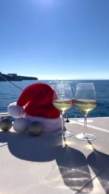 We smell the sea but it still feels like Christmas 💙

Merry Christmas and Happy Holidays to everyone from the Sailing Athens team! 

#athens #greece #christmasmagic #sailing #christmas