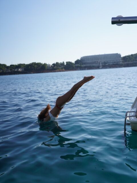 Sunny days on board have begun ☀️ 

Set sail on the enchanting Athenian Riviera on a beautiful luxurious catamaran cruise tour where Greek traditional fresh cooked meals meet turquoise waters, crispy greek wine, chill music vibes and views that won’t quit! 

Book your experience today at -> www.sailingathens.com

#sailing #luxuryvacation #europeansummer #trendingnow #aesthetic